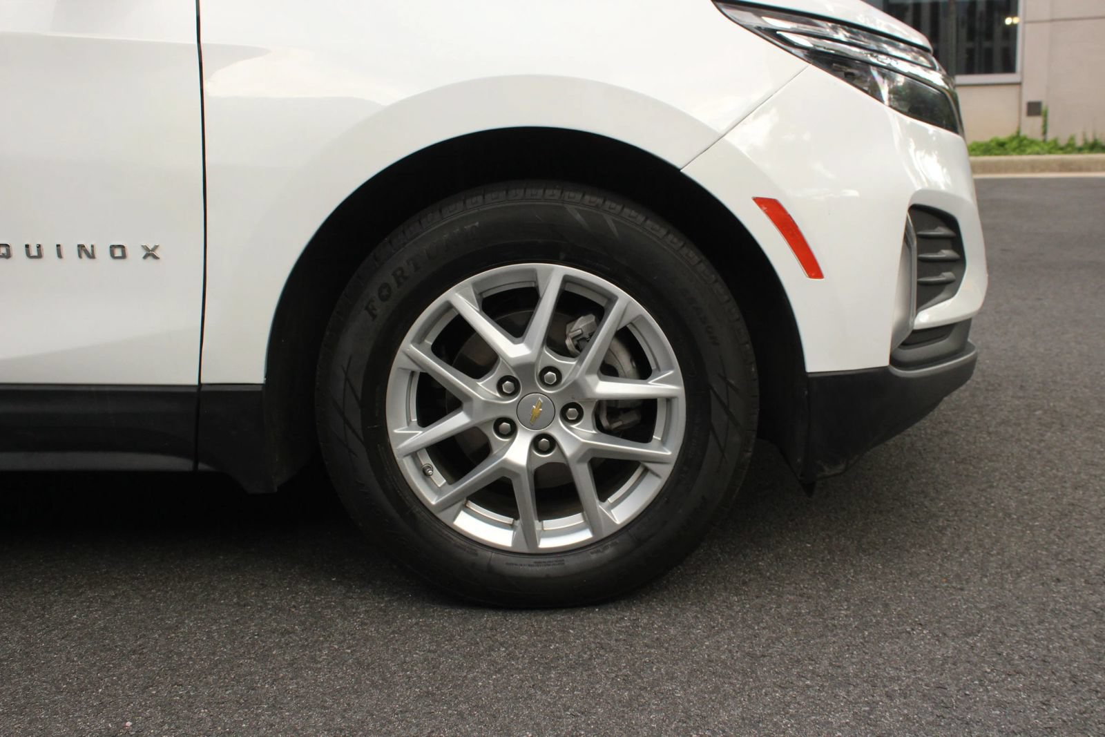 Used 2022 Chevrolet Equinox LT FWD image 4