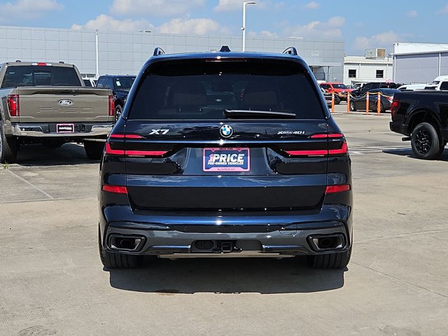 Used 2025 BMW X7 xDrive40i w/ M Sport Package AWD/4WD image 7