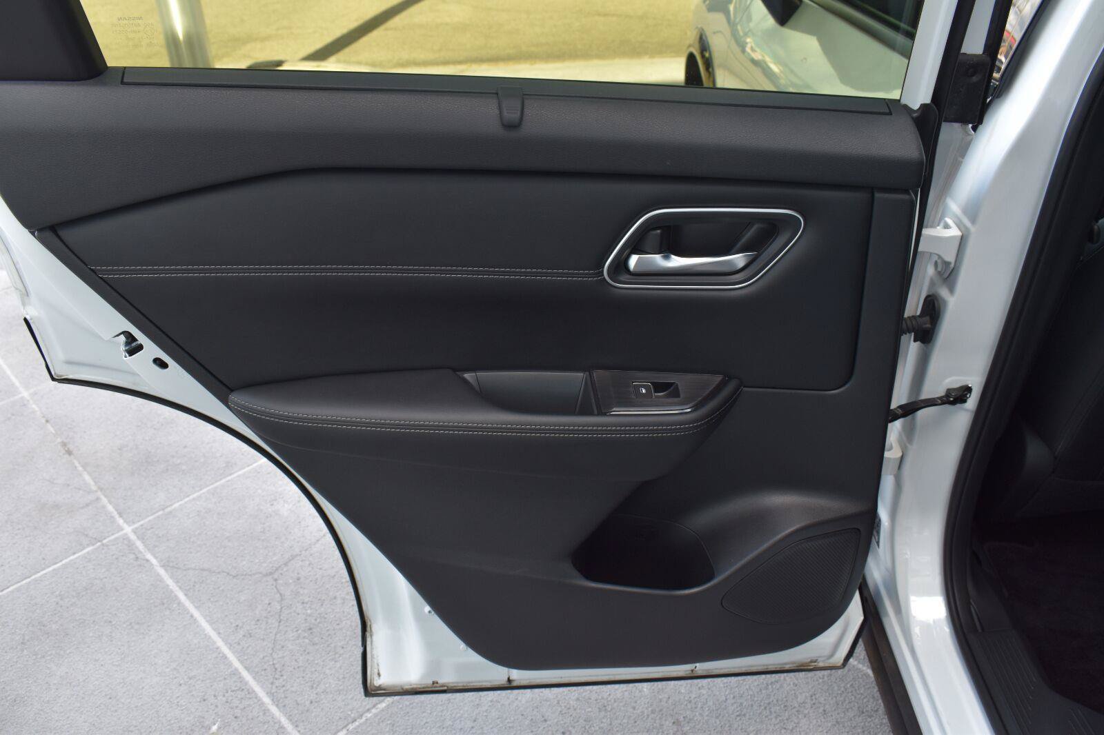 Used 2025 Nissan Rogue Platinum w/ Platinum Premium Package FWD image 48