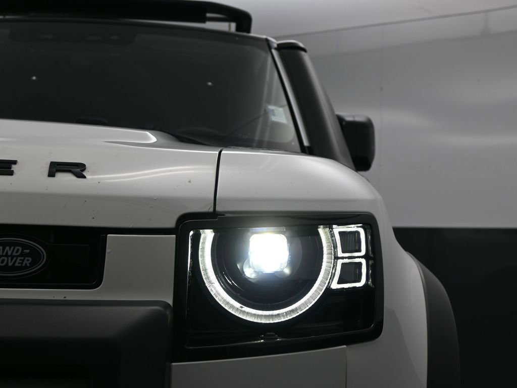 Used 2020 Land Rover Defender 110 HSE image 6