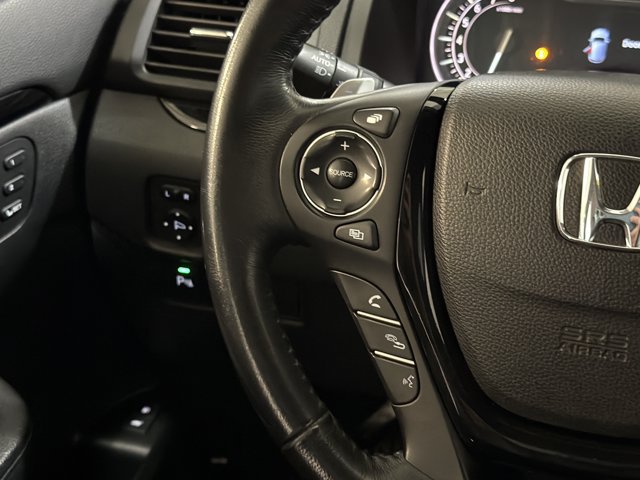 Used 2017 Honda Pilot Touring image 29