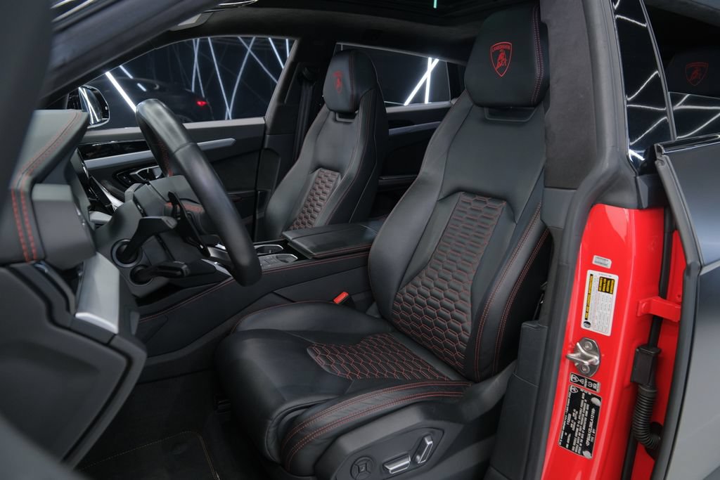 Used 2021 Lamborghini Urus AWD/4WD image 22