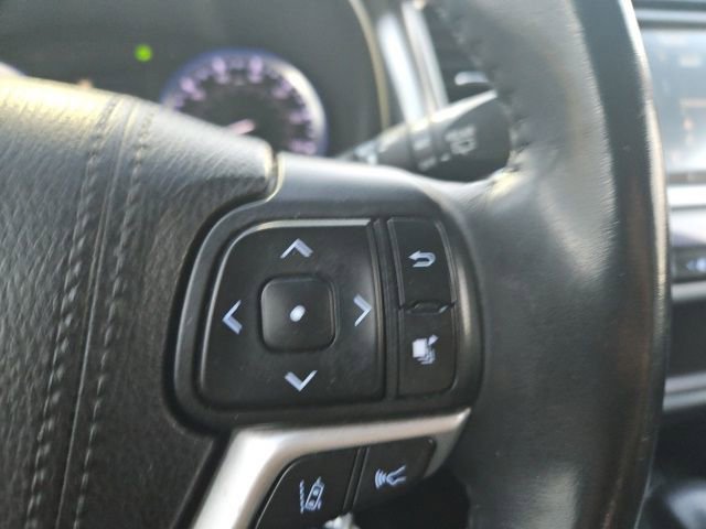 Used 2019 Toyota Highlander XLE image 42