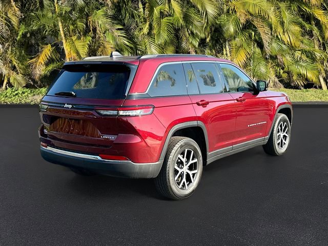Used 2025 Jeep Grand Cherokee Limited w/ Luxury Tech Group II image 5