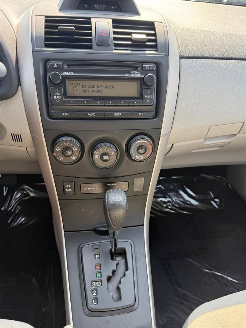 Used 2012 Toyota Corolla L w/ Preferred Accessory Pkg FWD image 12