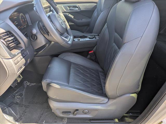 Used 2023 Nissan Rogue Platinum w/ Platinum Premium Package image 17