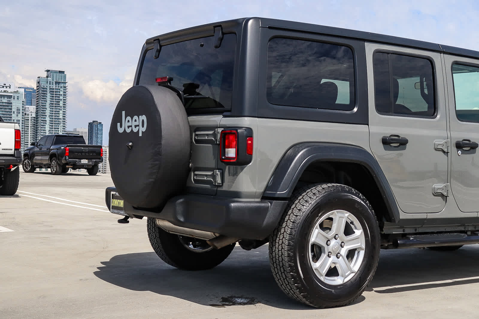Used 2018 Jeep Wrangler Unlimited Sport S AWD/4WD image 9