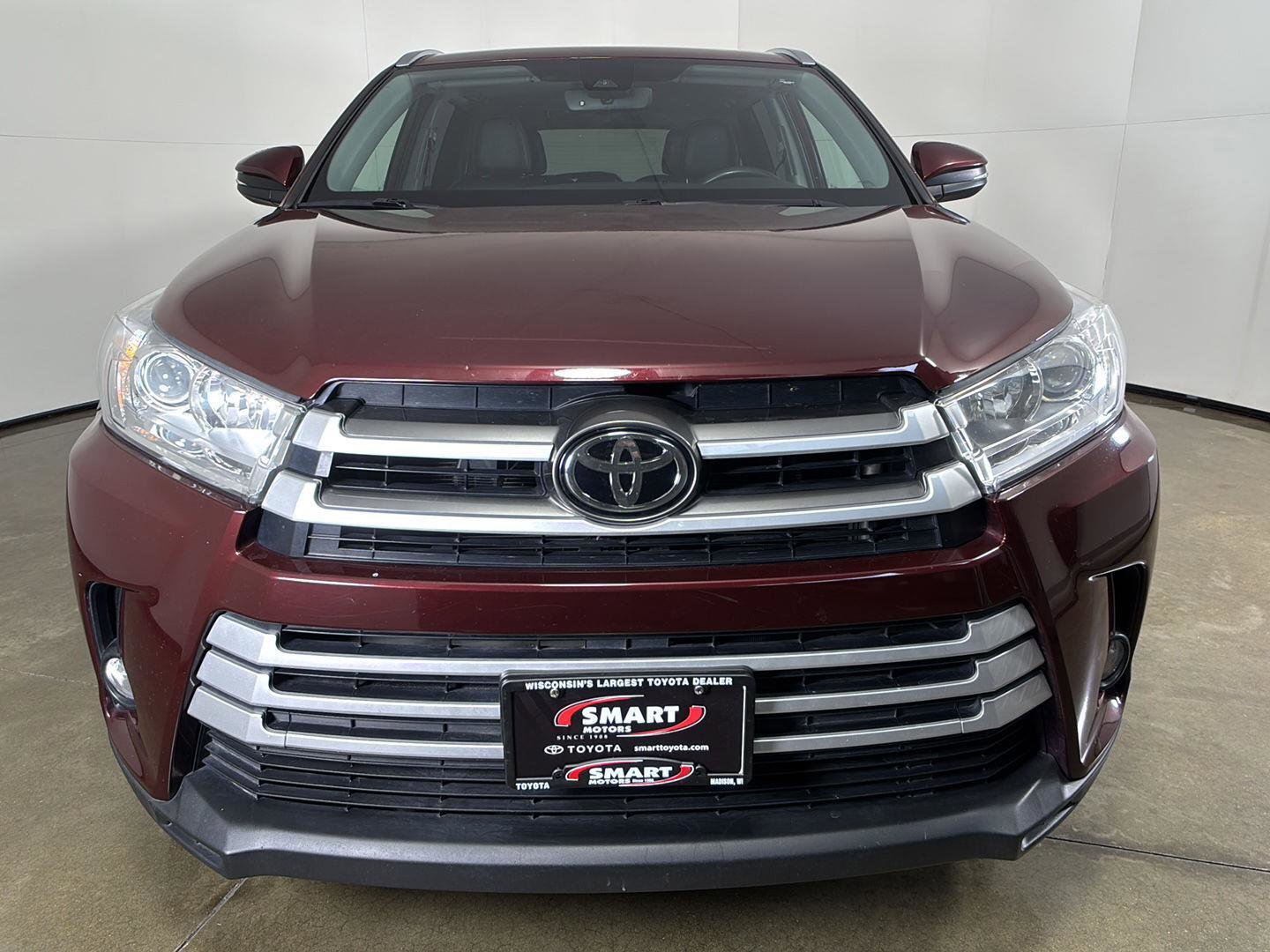 Used 2019 Toyota Highlander XLE AWD/4WD image 6