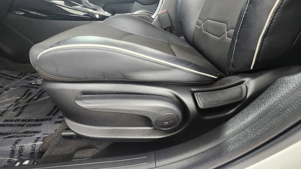 Used 2023 Kia Forte GT-Line FWD image 11