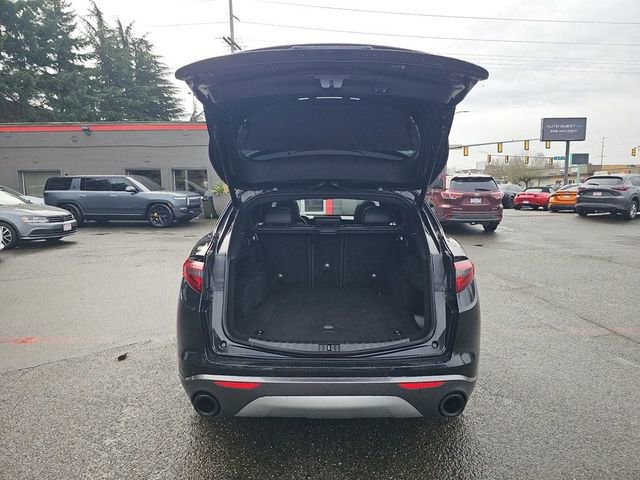 Used 2023 Alfa Romeo Stelvio Ti image 11
