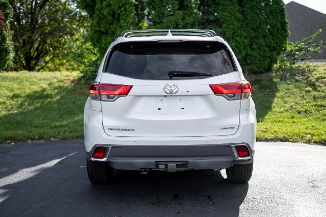 Used 2019 Toyota Highlander Limited FWD image 6
