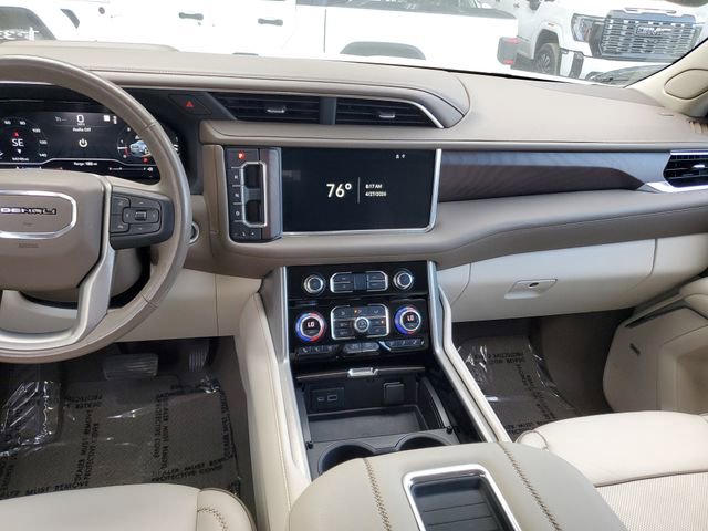 Used 2022 GMC Yukon XL Denali w/ Advanced Technology Package AWD/4WD image 13