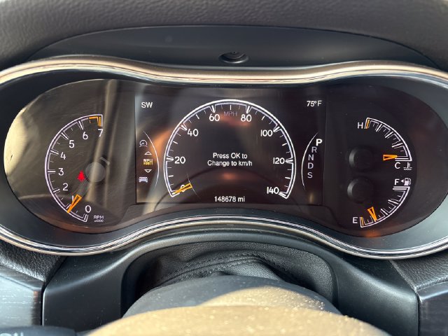 Used 2014 Jeep Grand Cherokee Laredo AWD/4WD image 16
