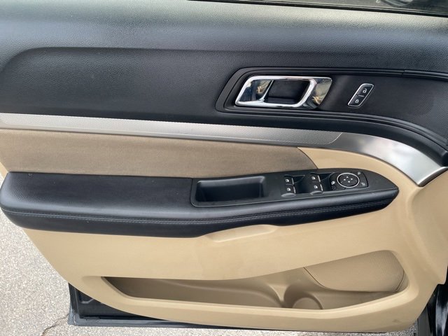 Used 2017 Ford Explorer FWD image 16