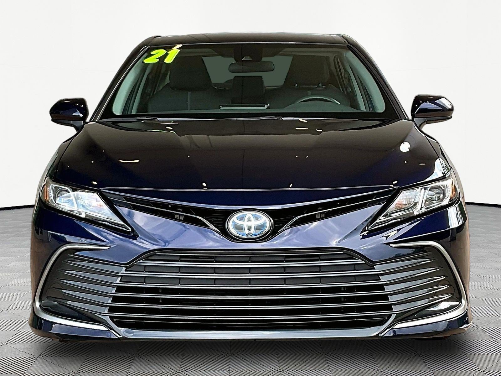 Used 2021 Toyota Camry LE FWD image 2
