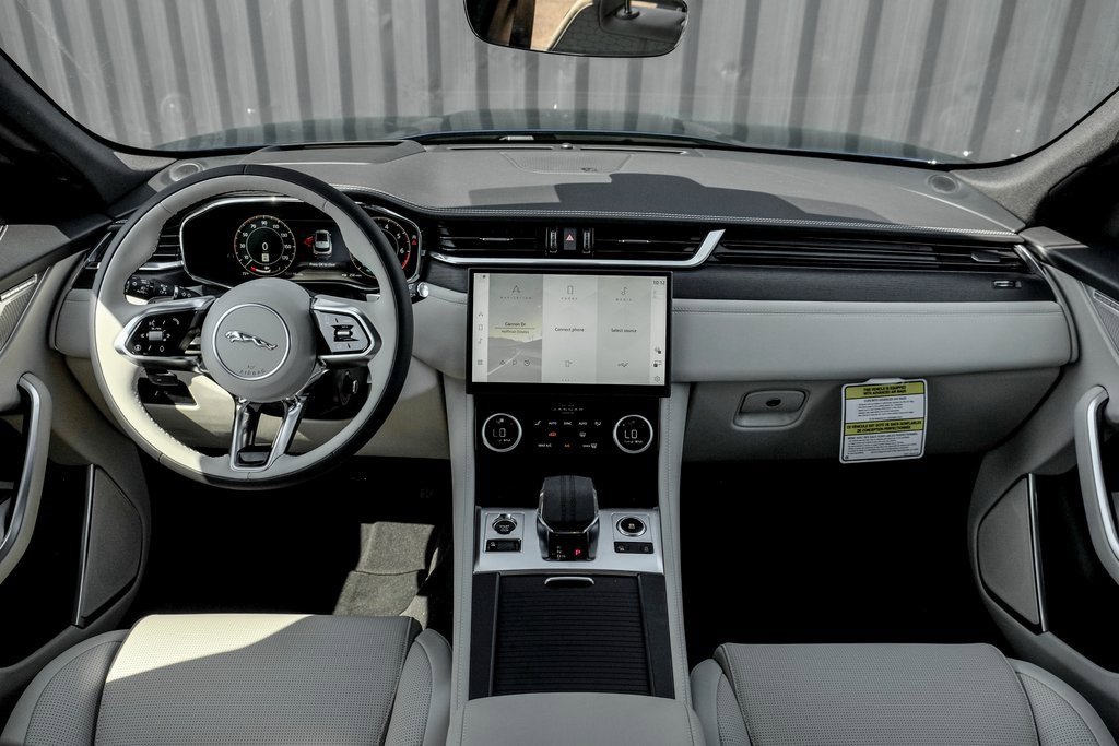 New 2026 Jaguar F-PACE R-Dynamic S image 20