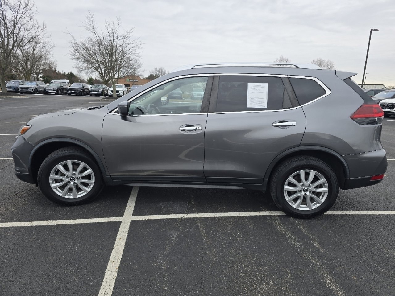 Used 2020 Nissan Rogue SV image 14
