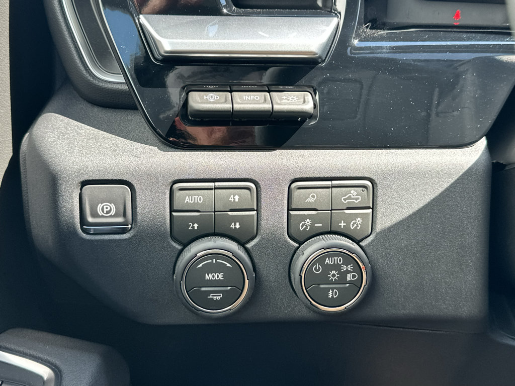 New 2026 Chevrolet Silverado 3500 High Country w/ Technology Package AWD/4WD image 15