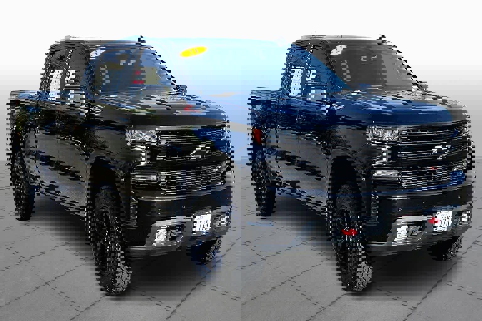 Used 2021 Chevrolet Silverado 1500 LT Trail Boss w/ Convenience Package II image 2