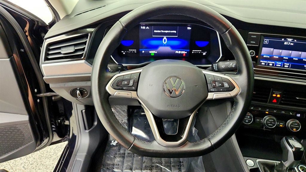 Used 2022 Volkswagen Jetta SE FWD image 14