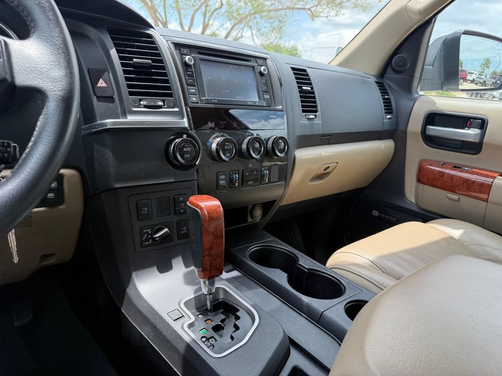 Used 2018 Toyota Sequoia Platinum RWD image 18