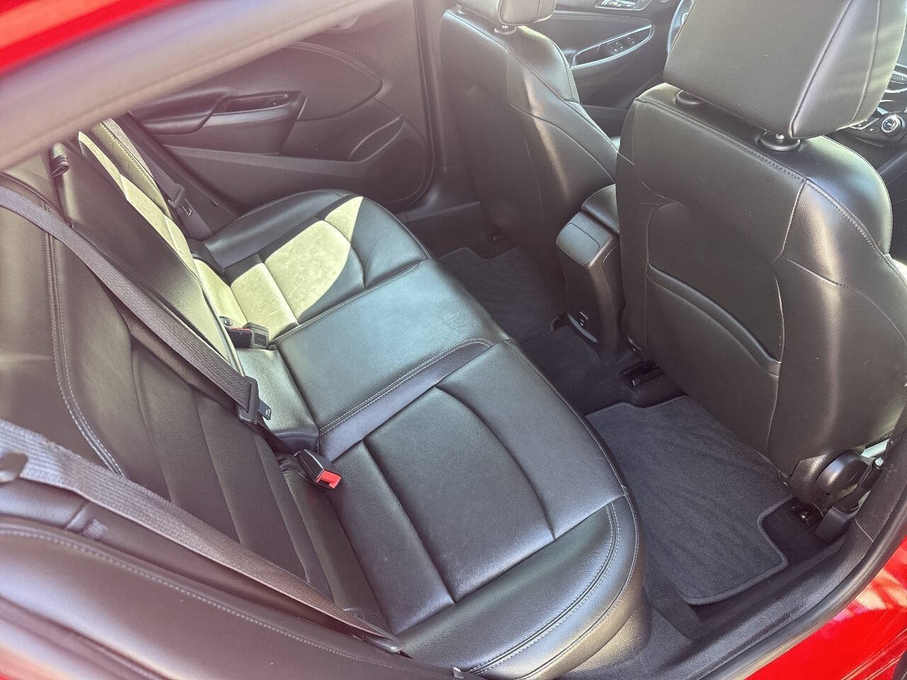 Used 2017 Chevrolet Cruze Premier FWD image 14
