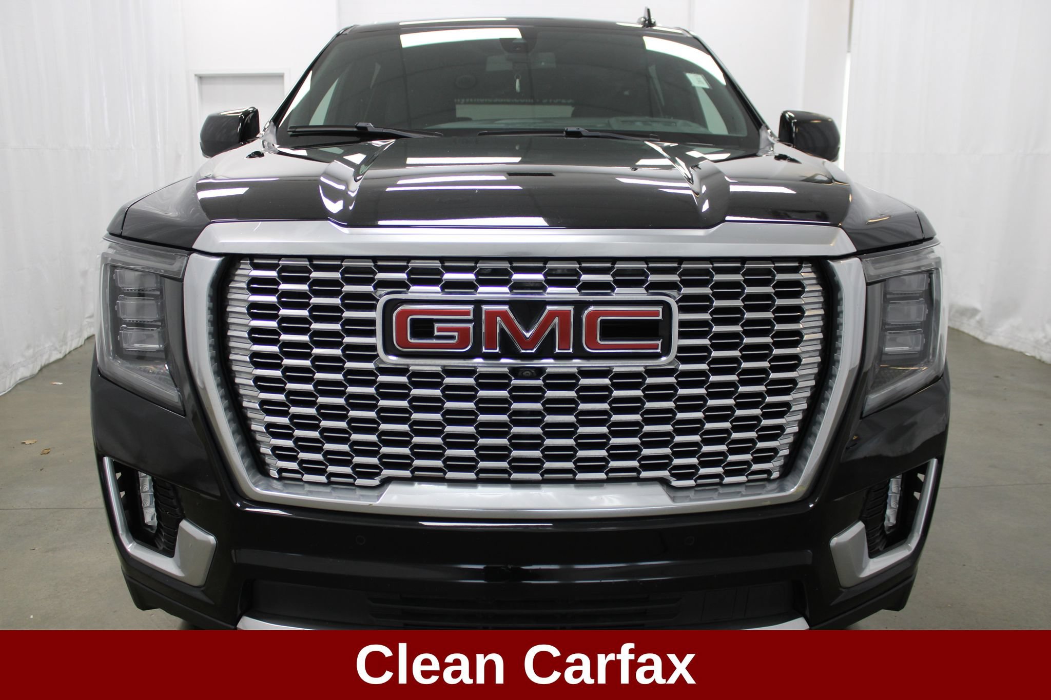 Used 2022 GMC Yukon XL Denali AWD/4WD image 3
