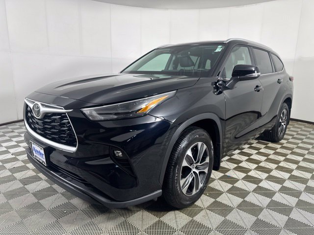 Used 2026 Toyota Highlander XLE AWD/4WD image 3