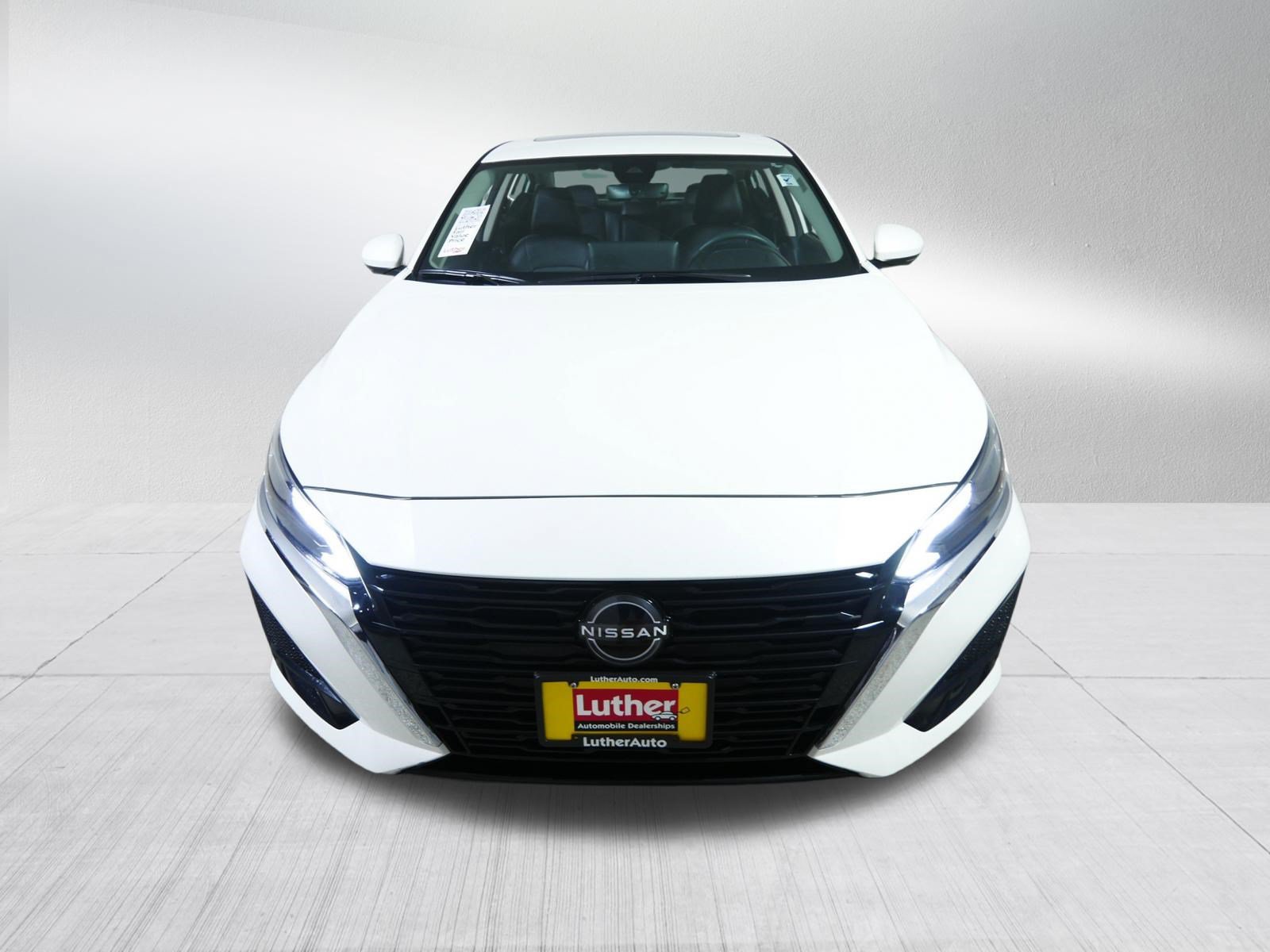 Used 2023 Nissan Altima 2.5 SL AWD/4WD image 2