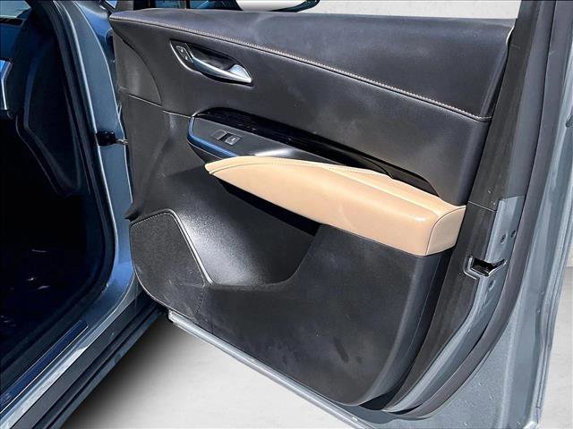 Used 2024 Cadillac XT4 Luxury w/ Cold Weather Package image 19