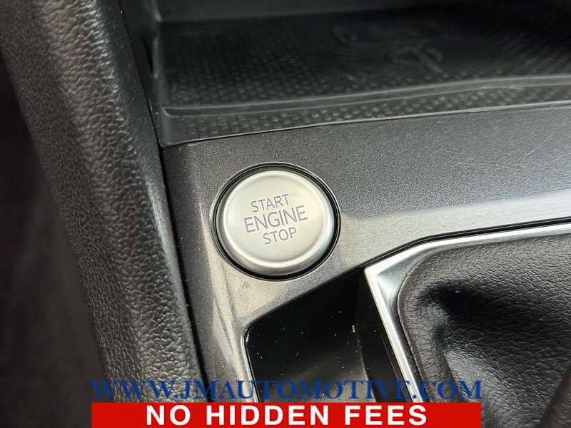 Used 2024 Volkswagen Tiguan SE image 45