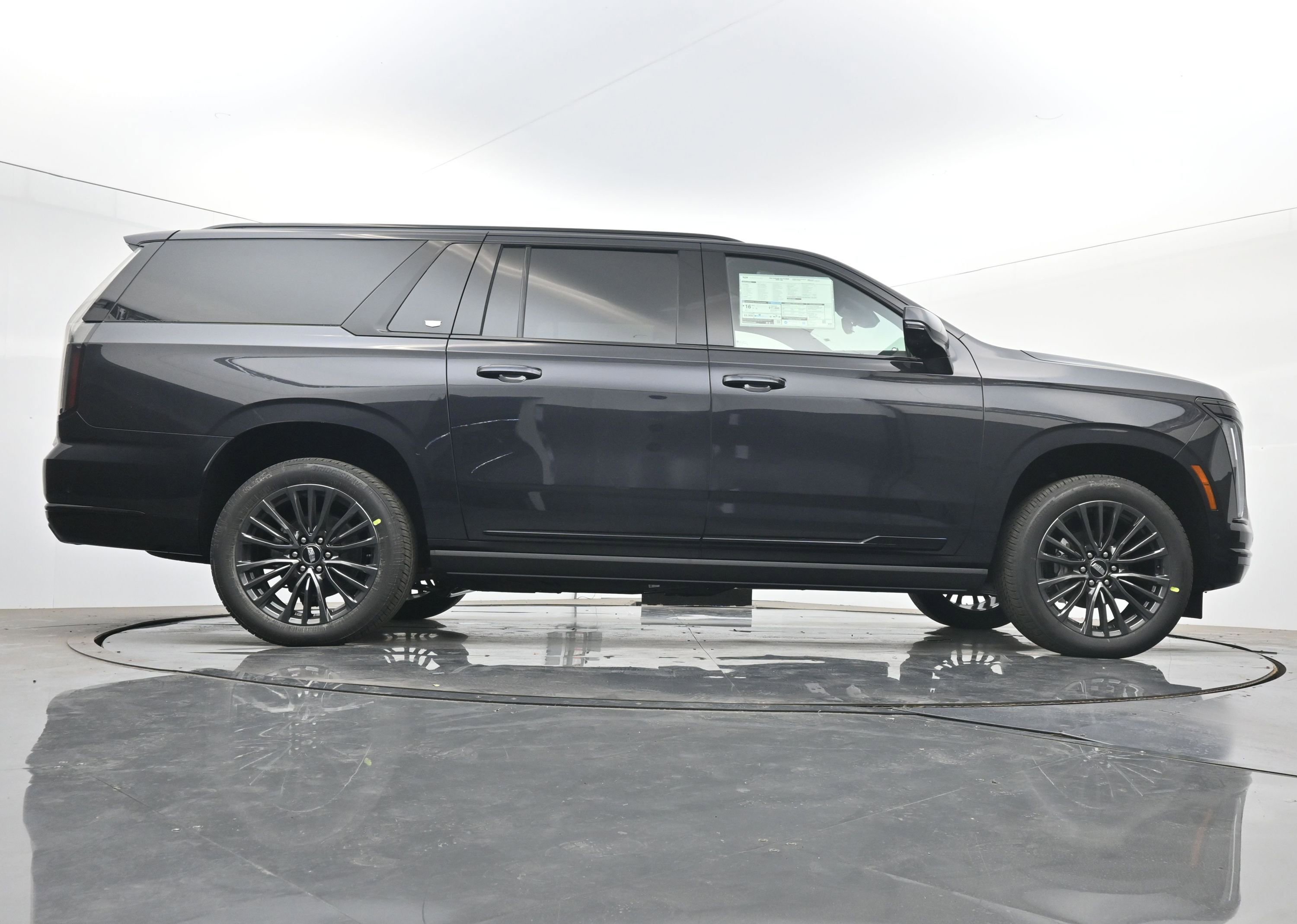 New 2026 Cadillac Escalade ESV Platinum Sport w/ LPO, Floor Liner Package AWD/4WD image 20