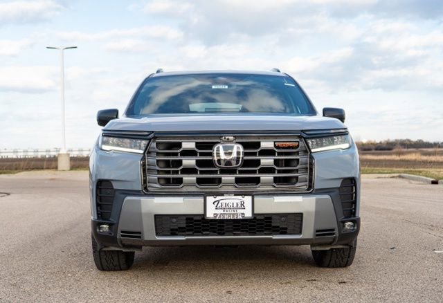 New 2026 Honda Pilot TrailSport image 2