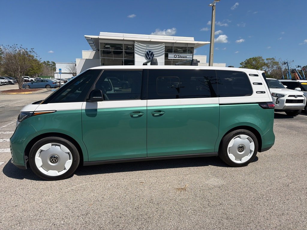 Used 2025 Volkswagen ID. Buzz 1st Edition image 3