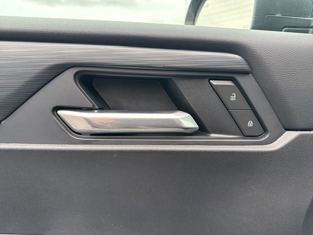 Used 2025 GMC Acadia Elevation FWD image 11