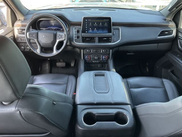 Used 2023 Chevrolet Tahoe Z71 w/ Luxury Package AWD/4WD image 9