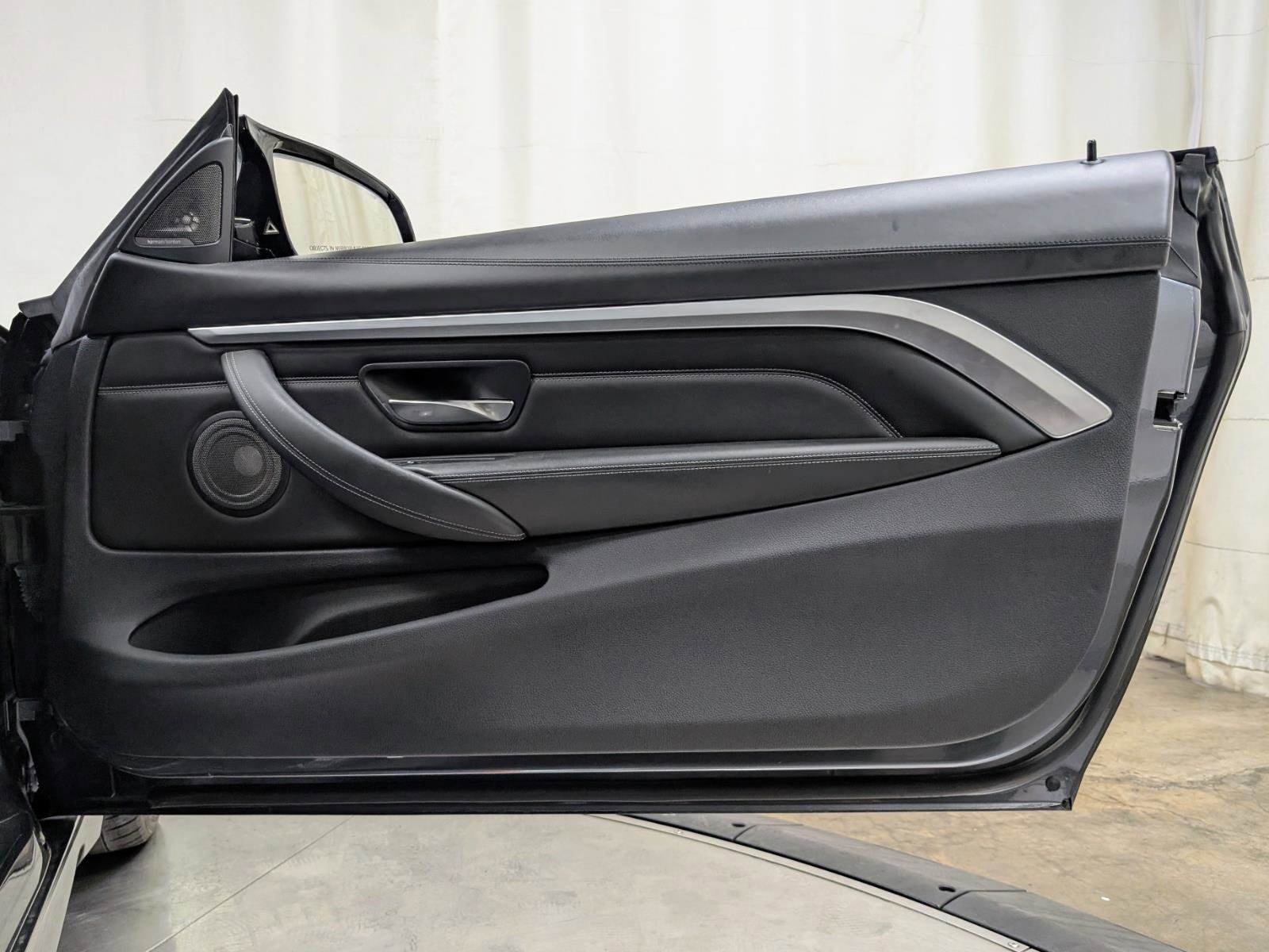 Used 2015 BMW M4 Convertible RWD image 26