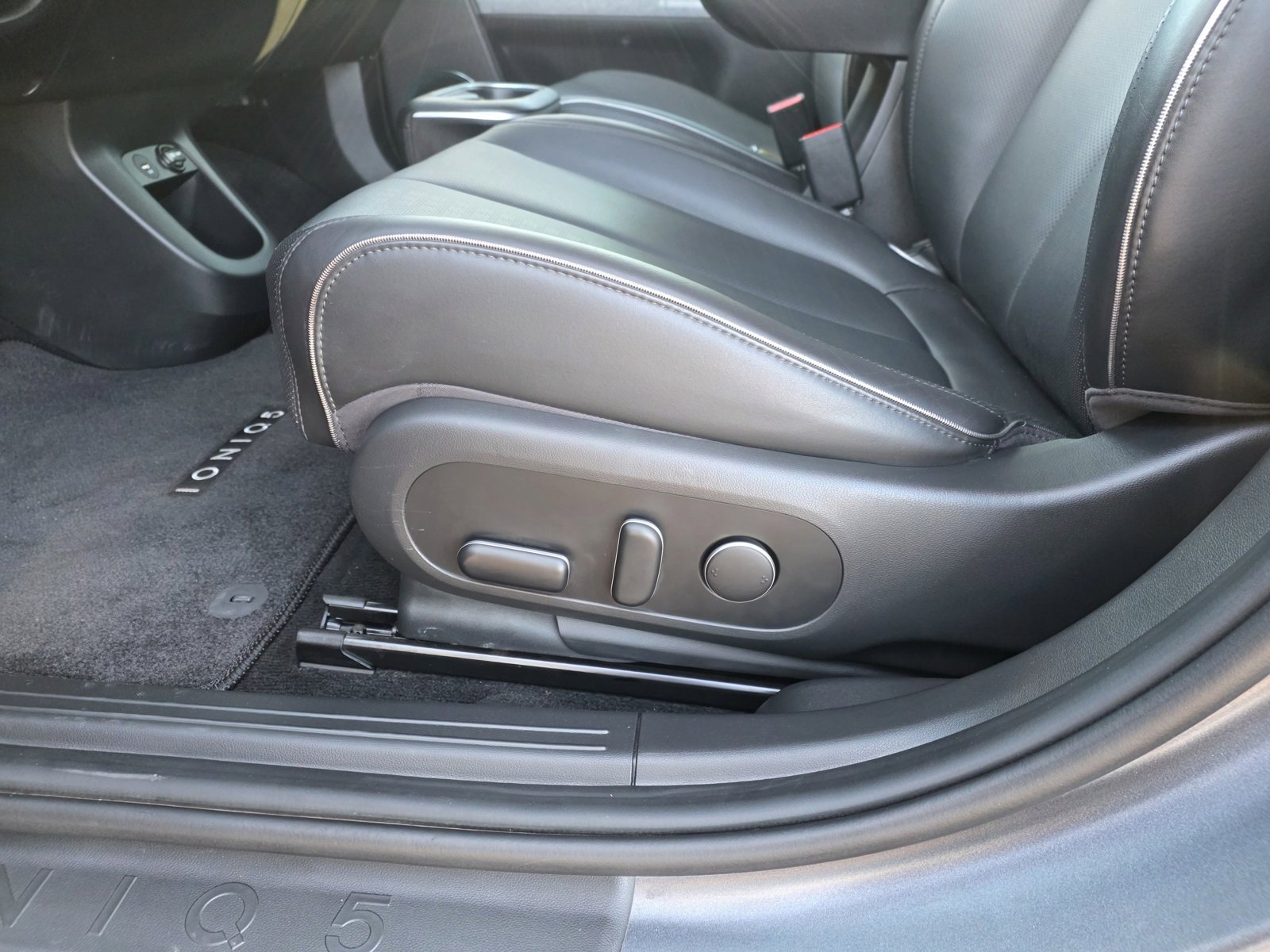 Used 2023 Hyundai Ioniq 5 SEL image 11