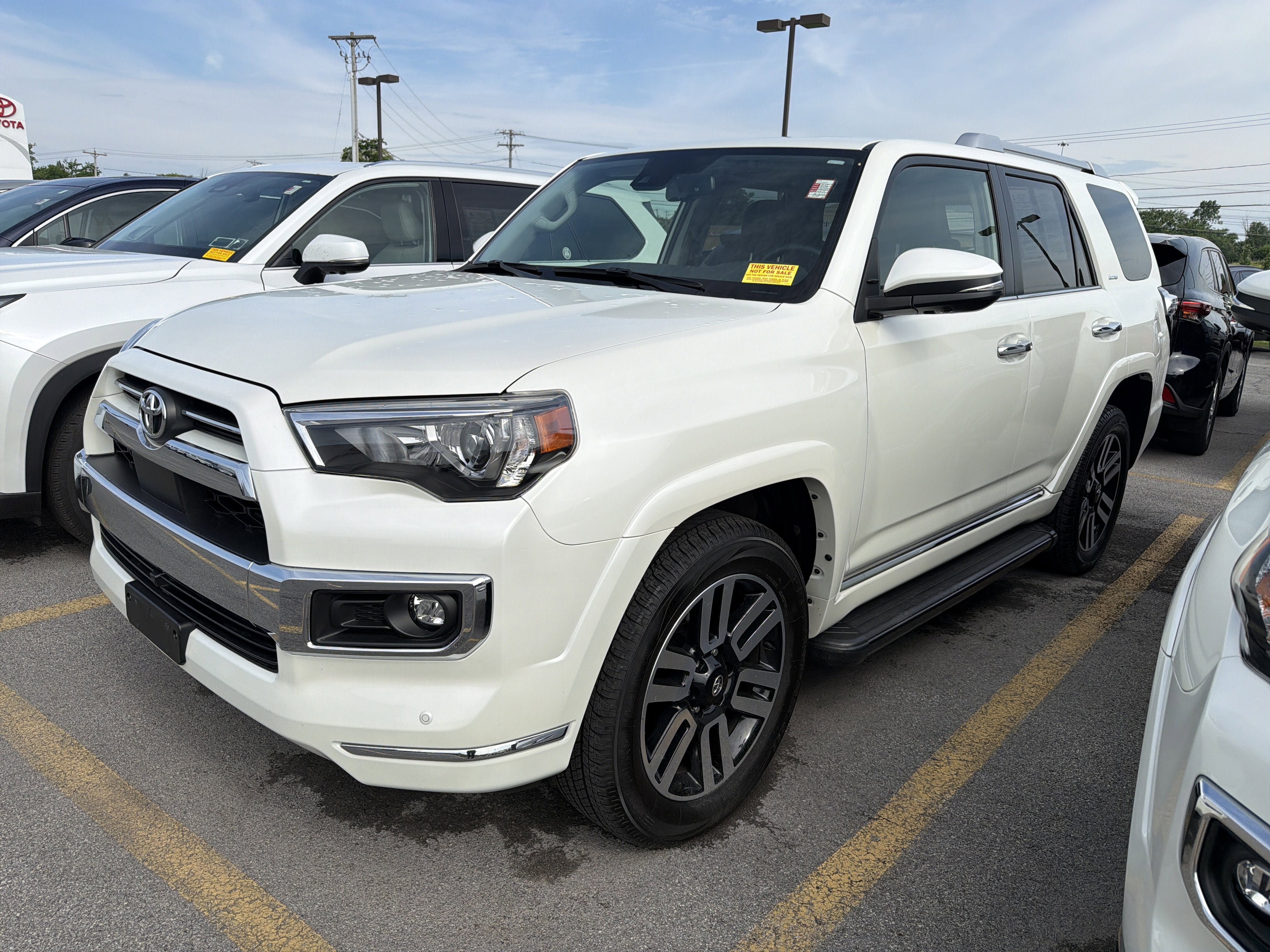 Used 2023 Toyota 4Runner Limited AWD/4WD image 4
