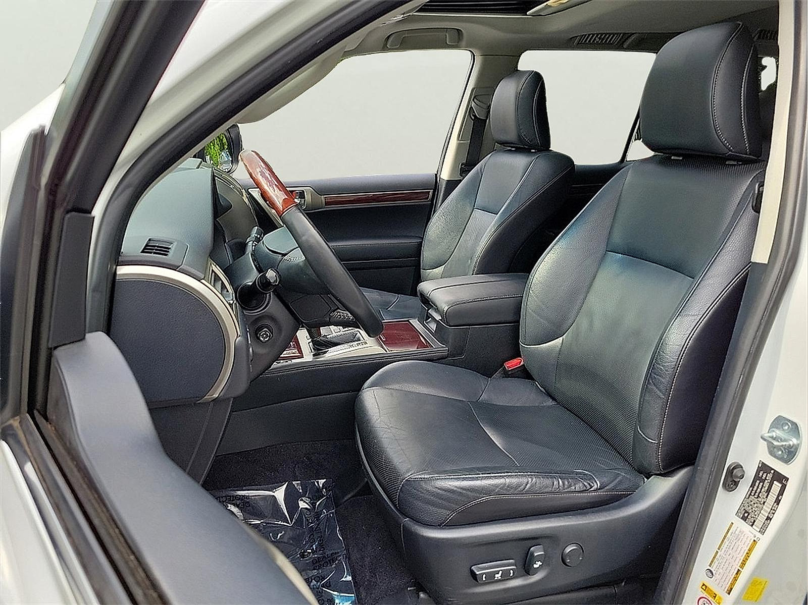 Used 2015 Lexus GX 460 w/ Premium Package AWD/4WD image 23