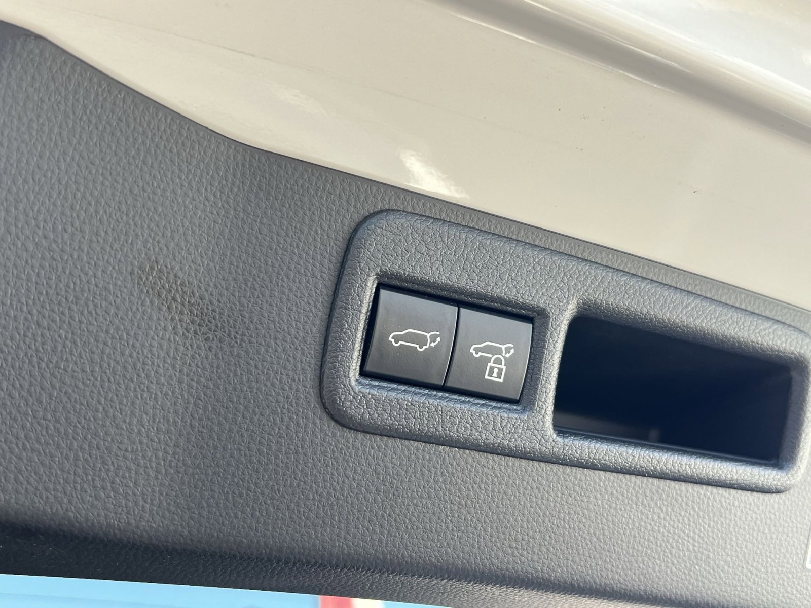 Used 2023 Toyota Venza Nightshade image 25