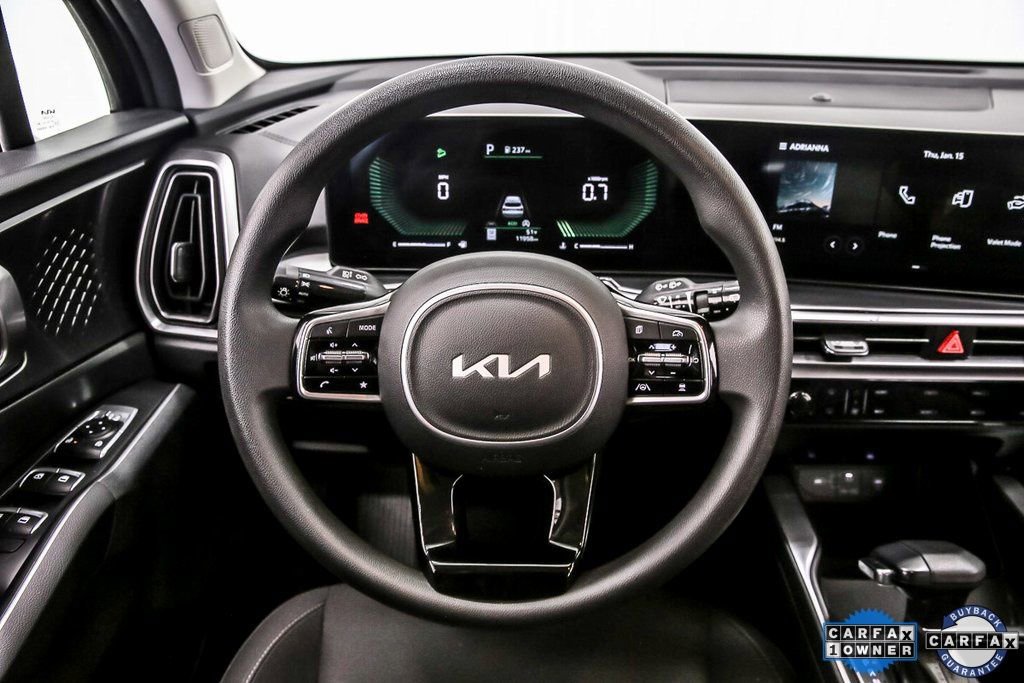 Used 2025 Kia Sorento LX image 19