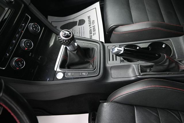 Used 2017 Volkswagen GTI SE FWD image 13