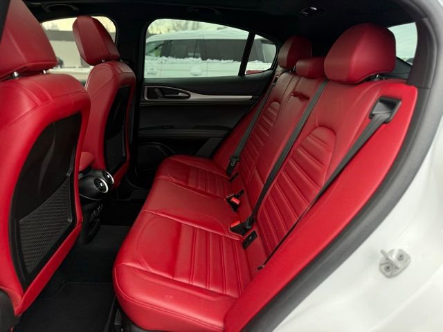 Used 2024 Alfa Romeo Stelvio Veloce image 17