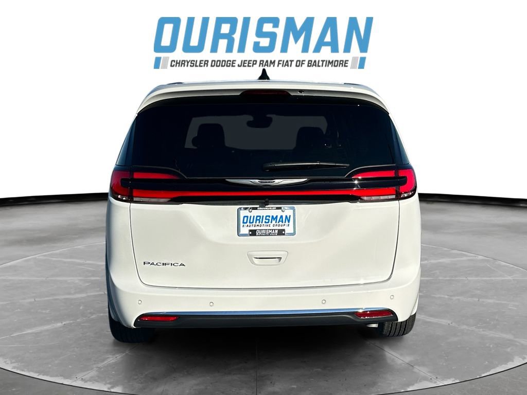 New 2026 Chrysler Pacifica Select image 5