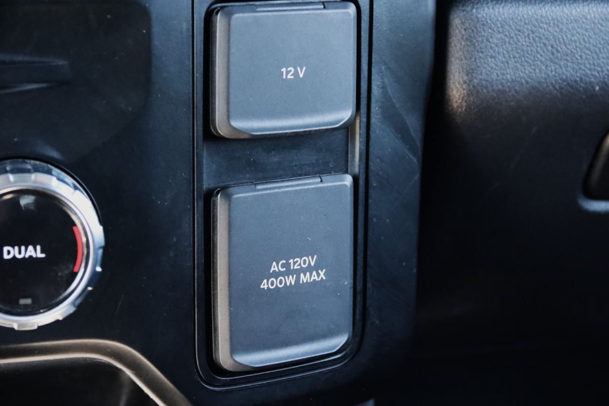 Used 2023 Ford F350 Lariat w/ Lariat Ultimate Package AWD/4WD image 25