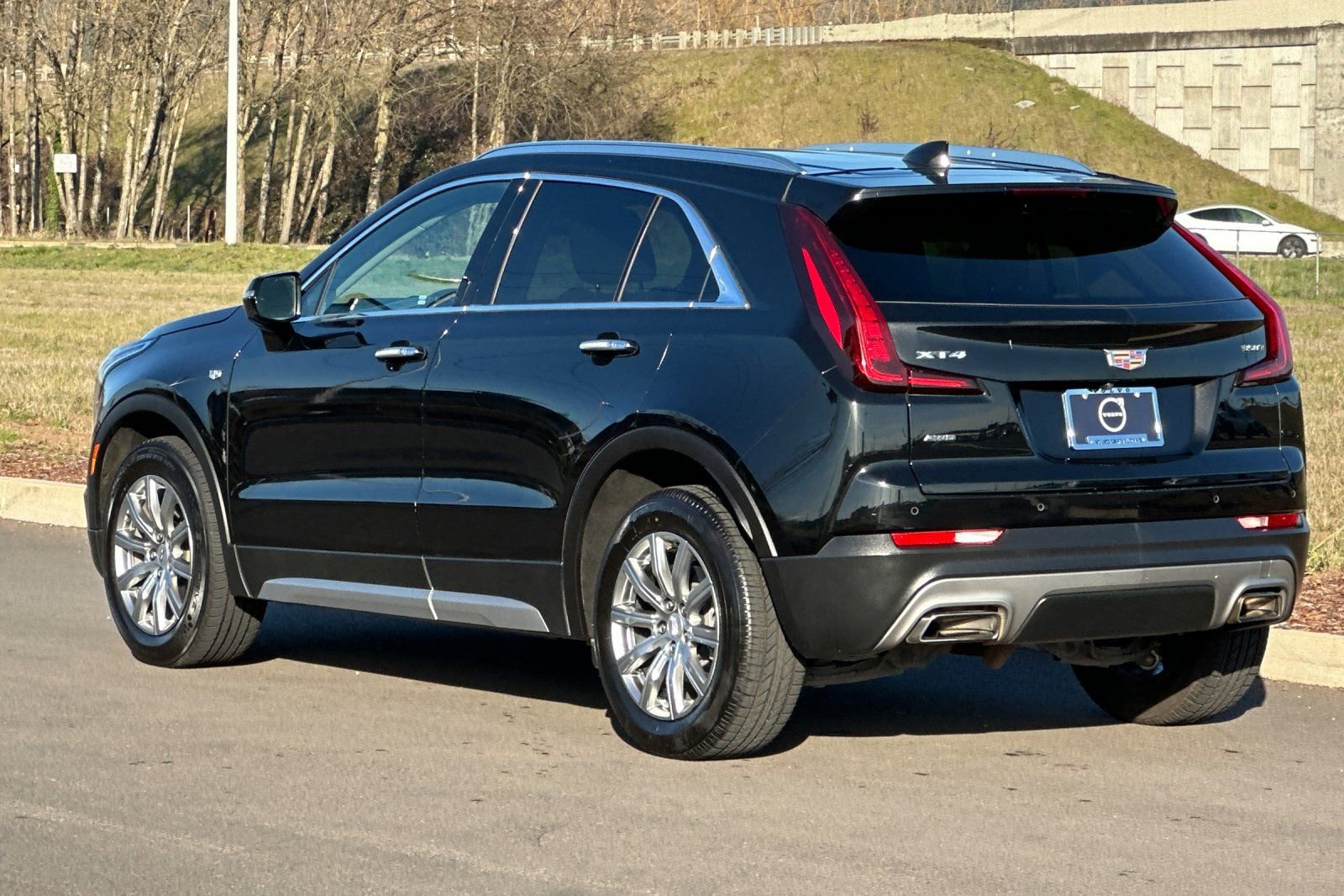 Used 2023 Cadillac XT4 Premium Luxury image 5