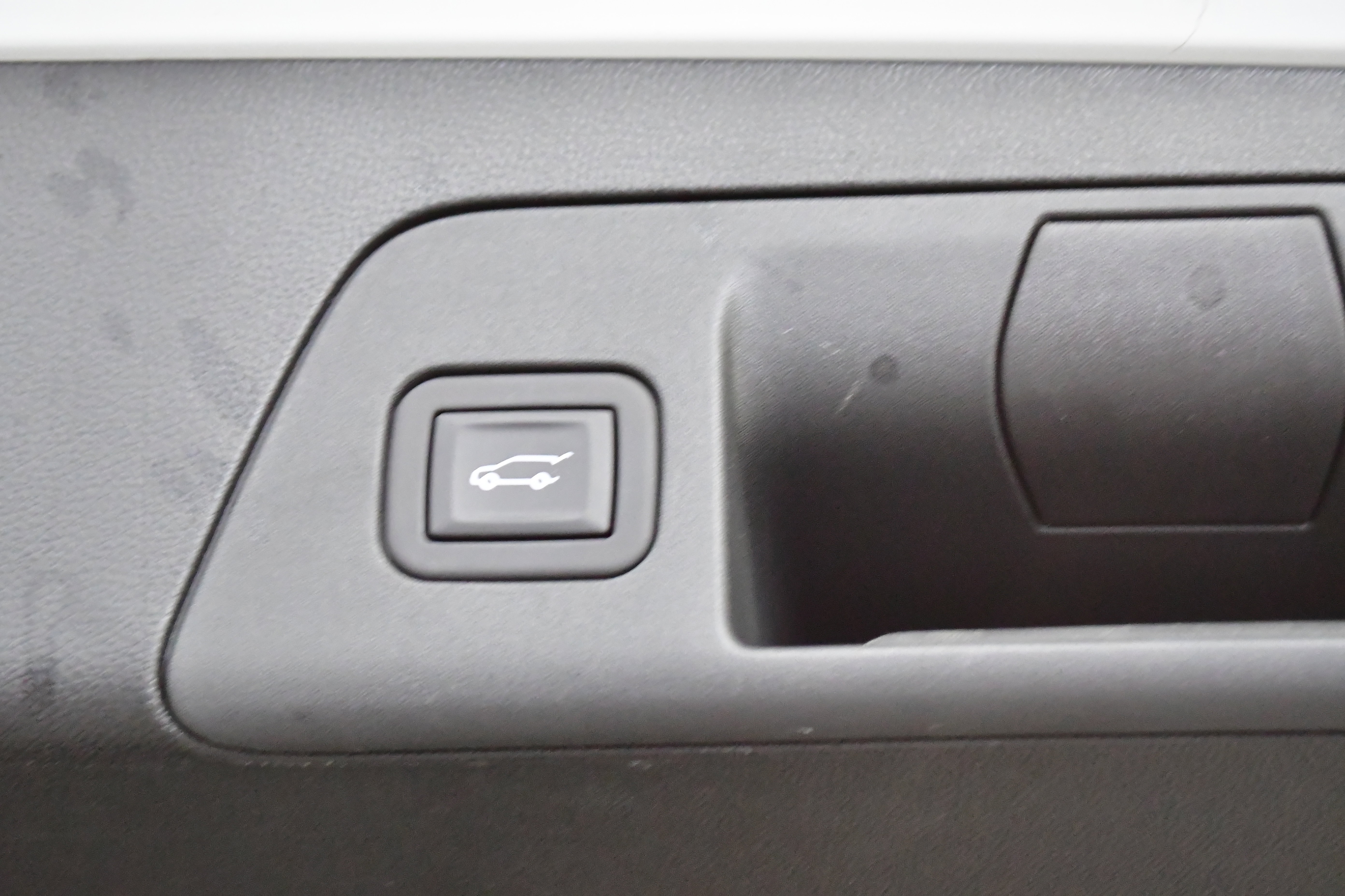 Used 2023 Buick Envision Essence w/ Sport Touring Package image 18