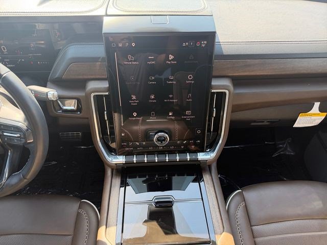 Used 2025 GMC Yukon XL Denali Ultimate w/ LPO, Floor Liner Package AWD/4WD image 15