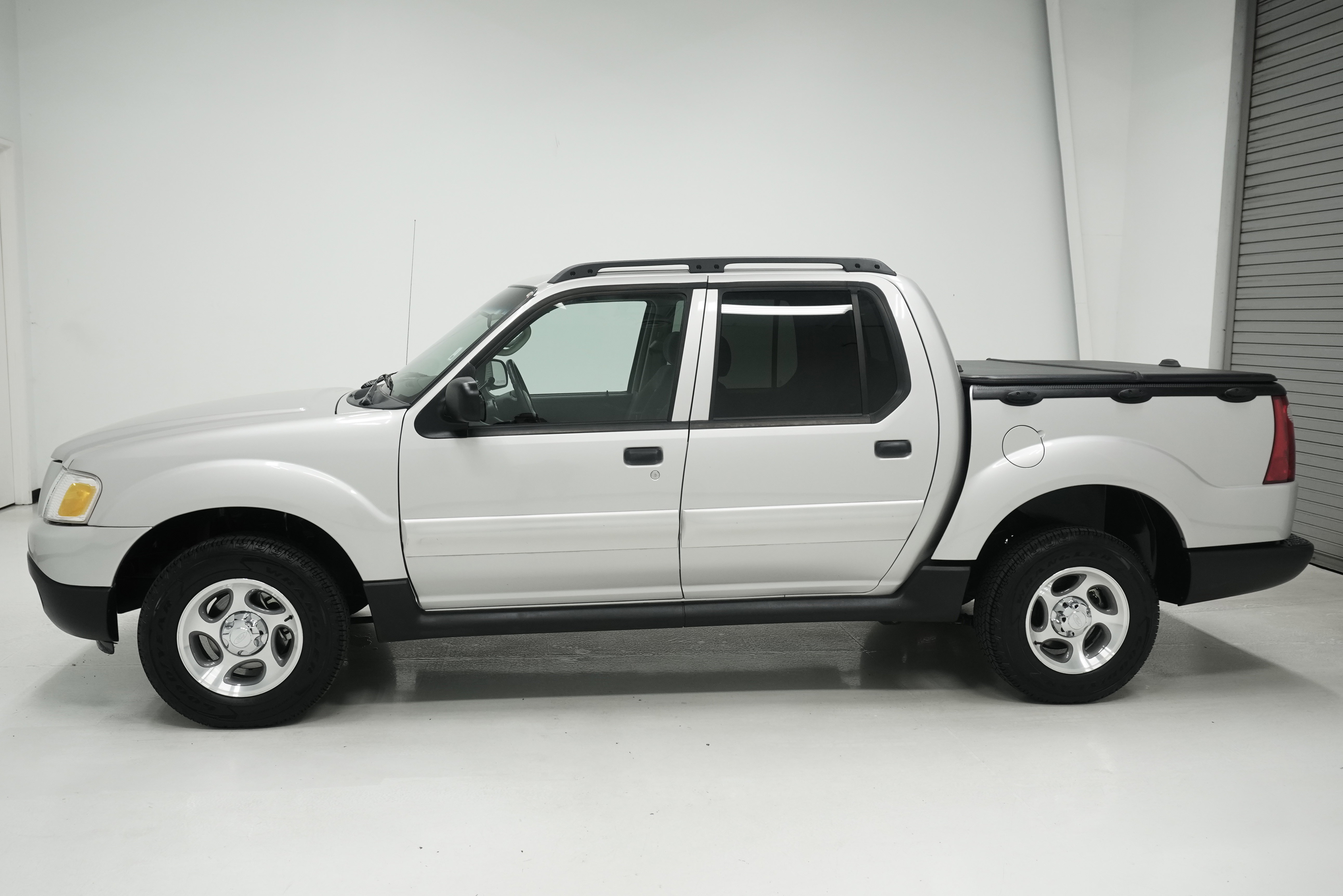 Used 2005 Ford Explorer Sport Trac Adrenalin RWD image 7